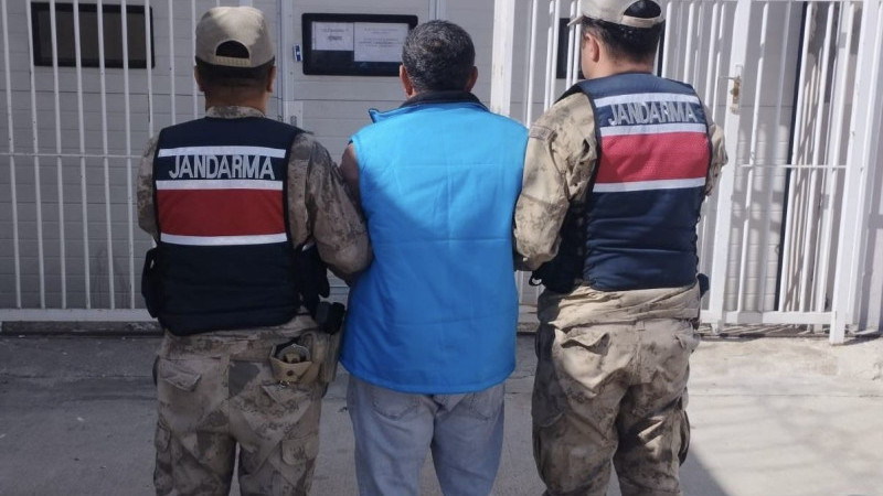 Şanlıurfa’da 12 Yıl 6 Ay Kesinleşmiş Hapis Cezası Bulunan Firari, Karaköprü’de Yakalandı