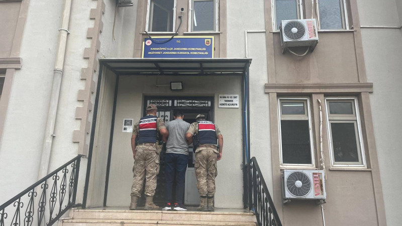 Şanlıurfa'da Jandarma Operasyonu: 5 Yıl Kesinleşmiş Hapis Cezası Bulunan Şahıs Yakalandı