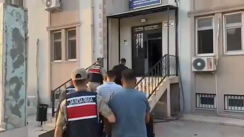 Karaköprü'de Fıstık Hırsızlığı: 4 Şüpheli Tutuklandı, Jandarma Çalışıyor 