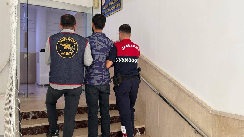 Şanlıurfa'da 5 Yıl Hapis Cezası Bulunan Şahıs Jandarma Operasyonuyla Yakalandı